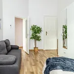 Urban Lights Apartment In Downtown Budapest