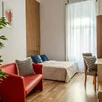 Urban Lights Apartment In Downtown Budapest